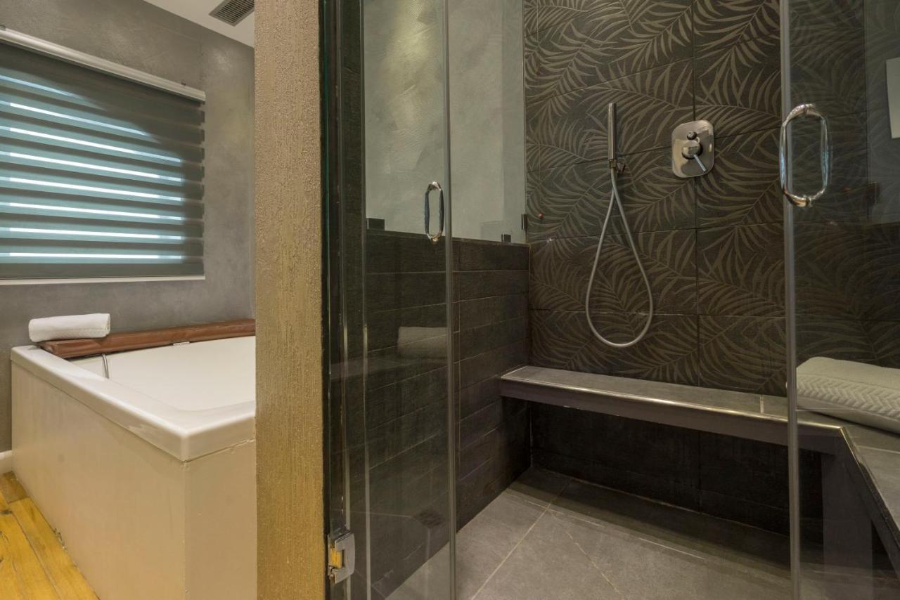 Colosseum Jacuzzi Suites Gasthuis