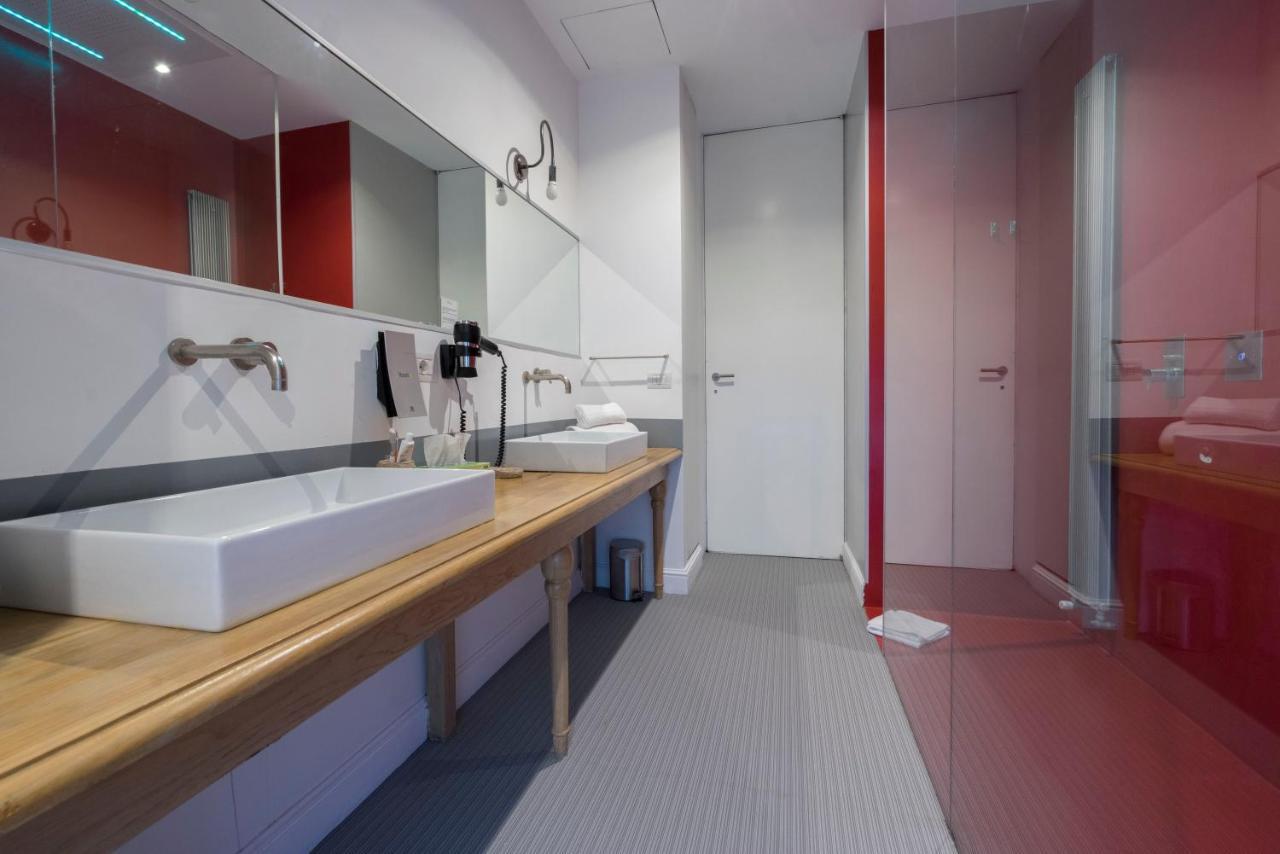 Colosseum Jacuzzi Suites Gasthuis *